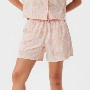 NYT Outdoor Voices SolarCool 5” short in SOLD OUT Pink Marble (will bundle set!)